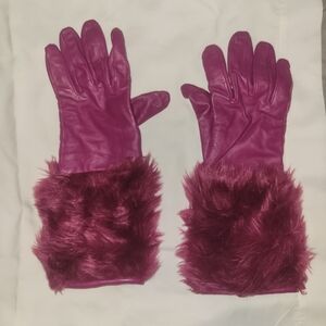 Elegant Fuscia Leather/Fur-Trimmed Gloves